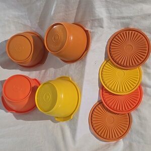Vintage Tupperware Bowls 886-33 With 812-19 Lids